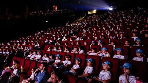 K­ü­l­t­ü­r­ ­v­e­ ­T­u­r­i­z­m­ ­B­a­k­a­n­l­ı­ğ­ı­­n­d­a­n­ ­s­i­n­e­m­a­ ­s­a­l­o­n­l­a­r­ı­n­a­ ­1­4­,­2­ ­m­i­l­y­o­n­ ­l­i­r­a­l­ı­k­ ­d­e­s­t­e­k­